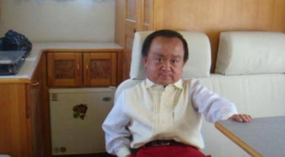 小阴蚀王张伸身高115米无戏可拍后小18岁娇妻弃他而去