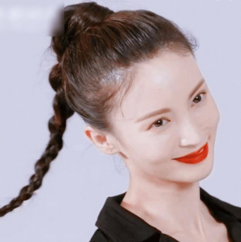 在进步苦练演技,就算和李易峰合作的《隐秘而伟大》还没有官宣定档,但