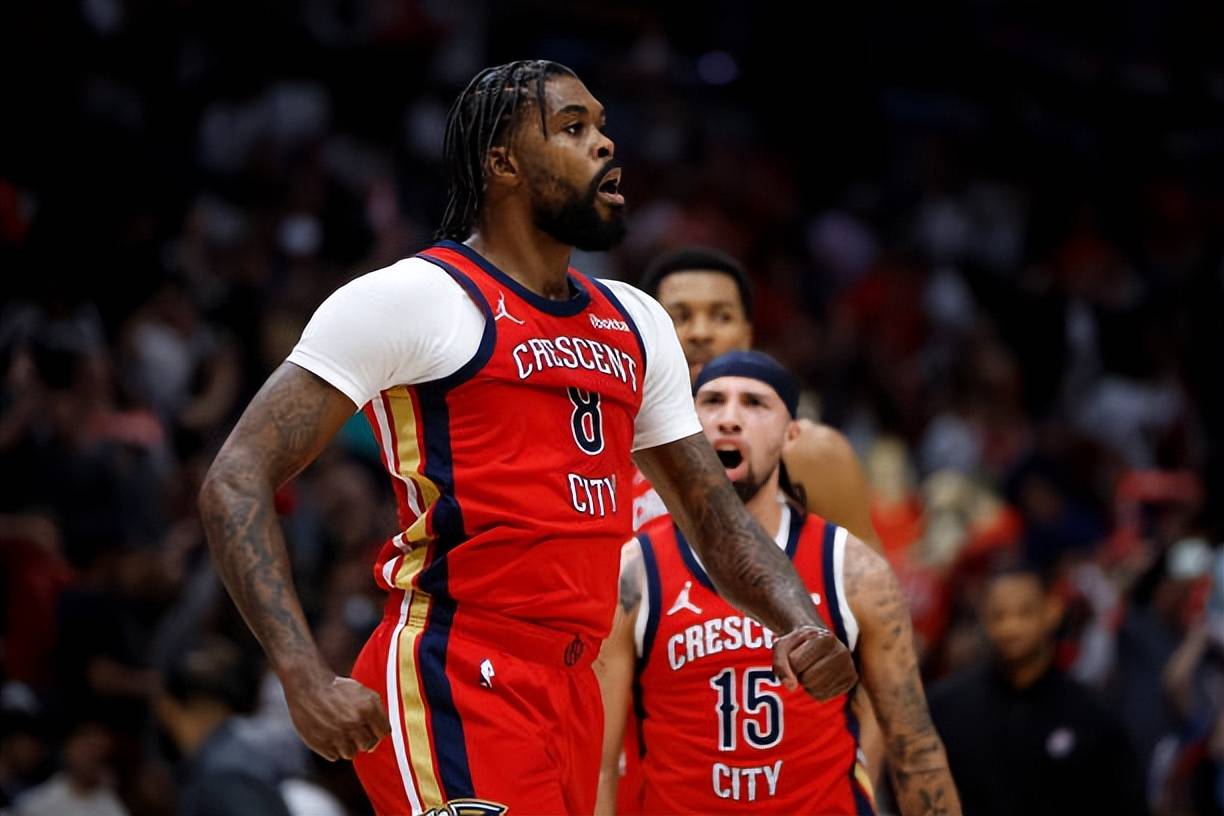 本场比赛中,鹈鹕的替补锋线球员纳吉-马绍尔(naji marshall)的表现