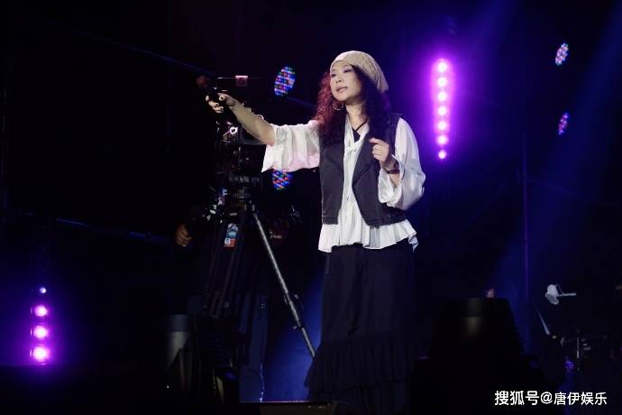 原创            许美静南京演唱会退票风波引关注，主办方需妥善应对以挽回观众信任