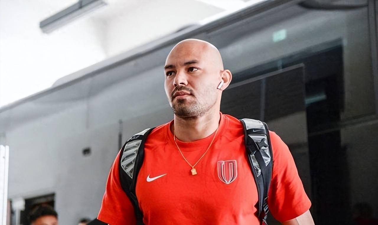 而成都蓉城的光头球星费利佩连续4个赛季里面,在成都蓉城都有非常不错