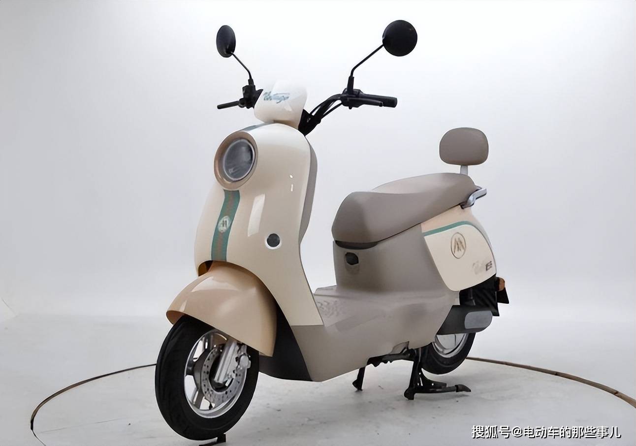 5月1日起,新日,爱玛钠电池电动车正式开售,那么在选择电动车的时候,是