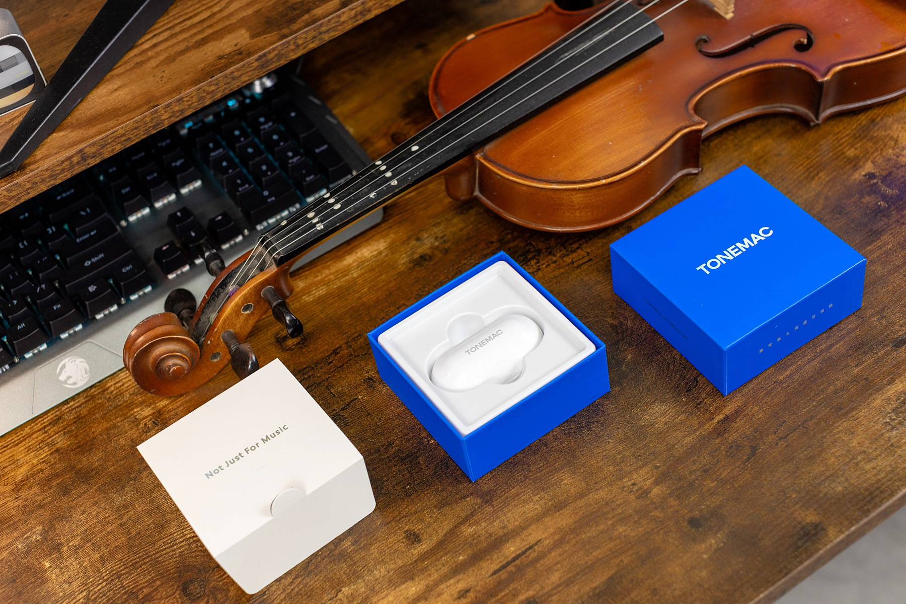 唐麦Q3蓝牙耳机：碳纤维纳米振膜加持，为你呈现沉浸式7D环绕音效