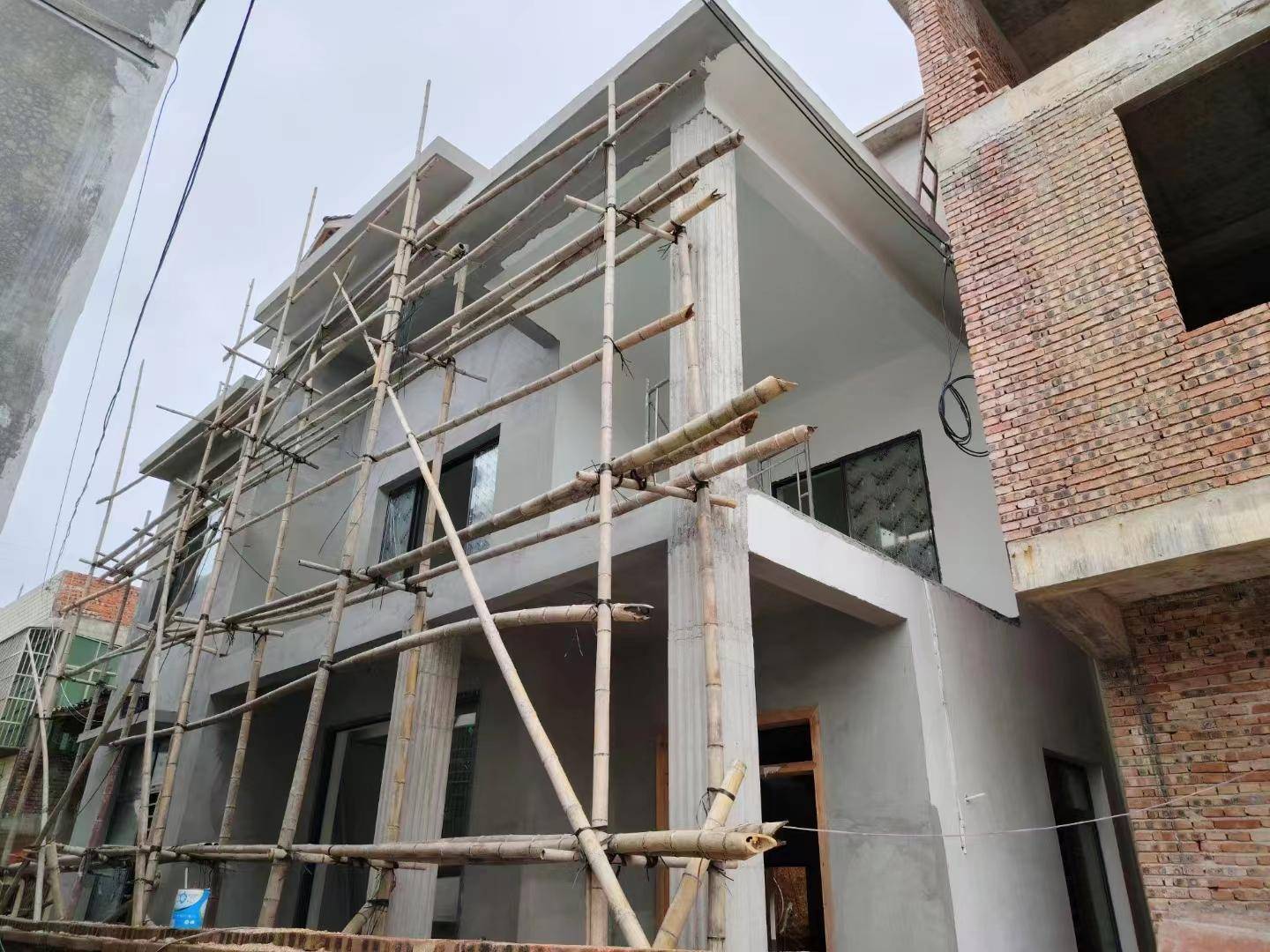 我,在江西农村,建了一栋房子,占地90平,3层8个房间,花了40万