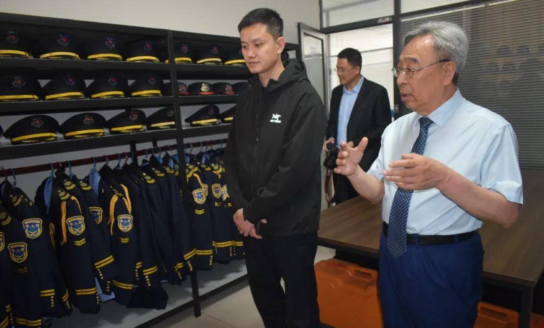 中国民营科技实业家协会副秘书长 周阳一行到锡市安防中心考察