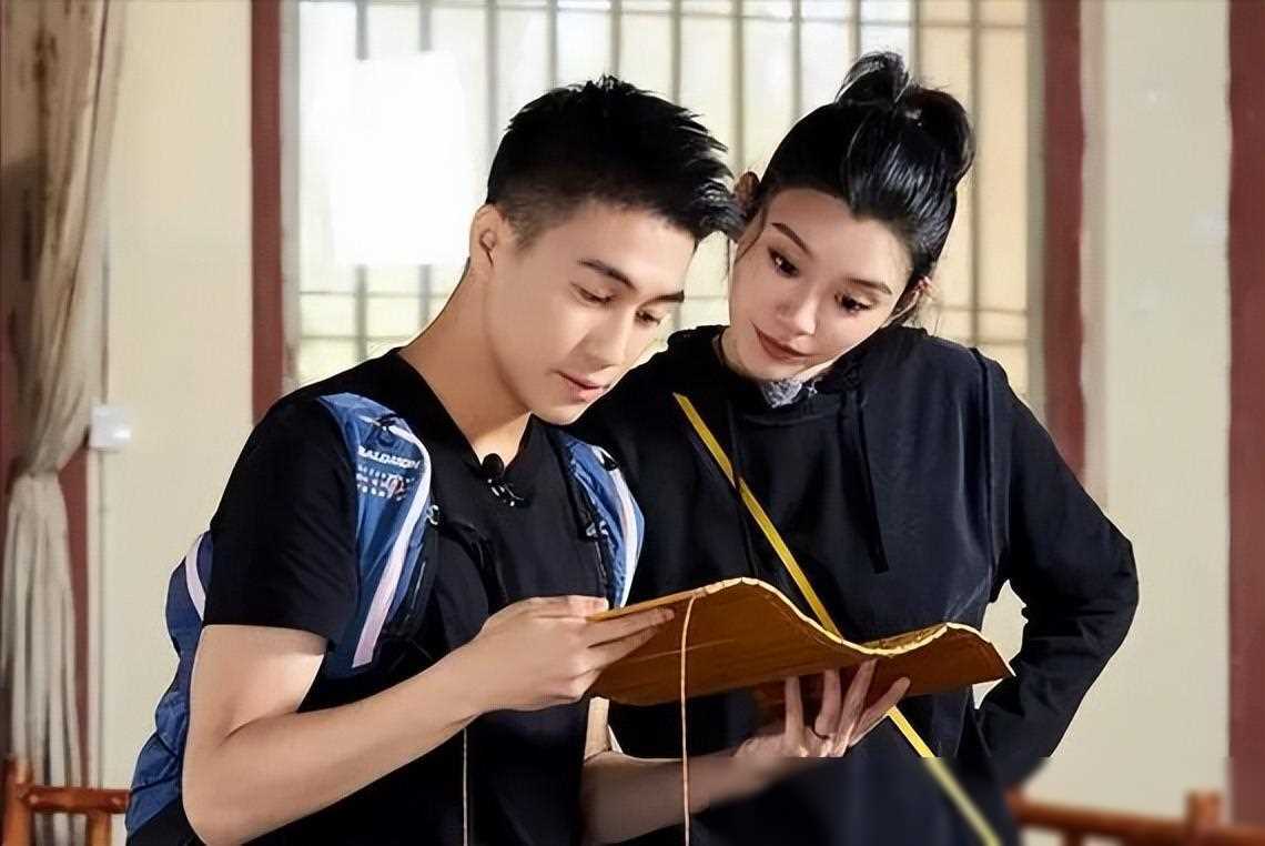 奚梦瑶街头大发雷霆,与何猷君吵架男方数次求和仍遭冷脸