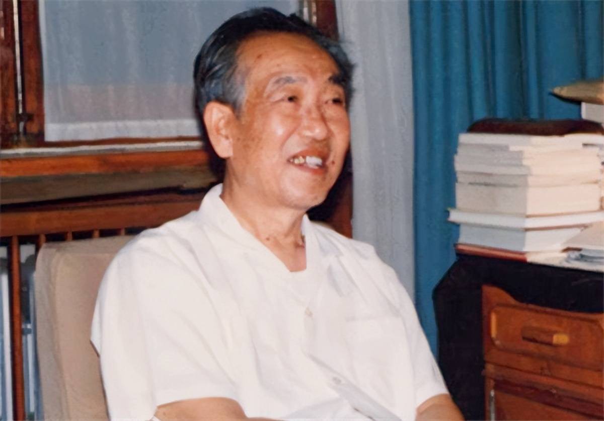 王任重37岁担任湖北省委书记,推动三峡大坝建设,遗言让人泪目