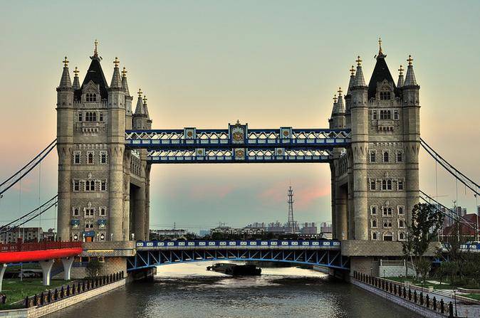 苏州的标志性建筑,却是一个仿外国建筑,融合了英国伦敦塔桥理念