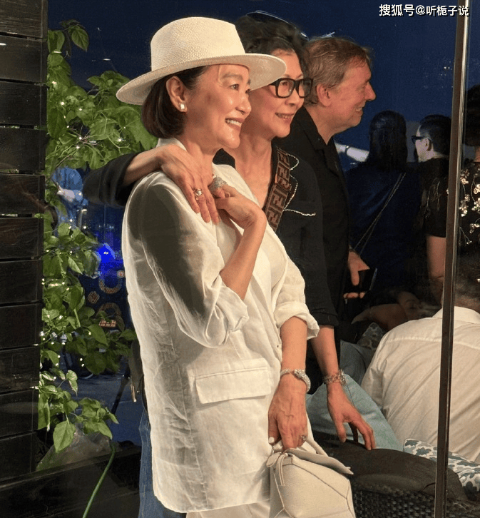 邀请各界名流,林青霞献唱,李嘉诚女友高调现身_宾客_何超琼_生日