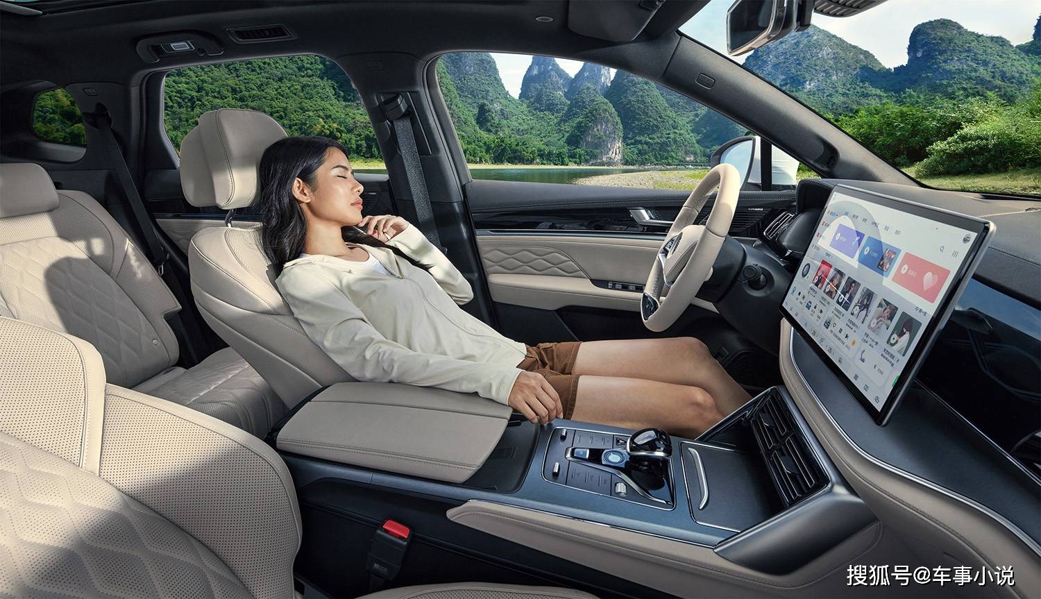 21.98万起,全系标配云辇-c,比亚迪唐荣耀版再加码上市