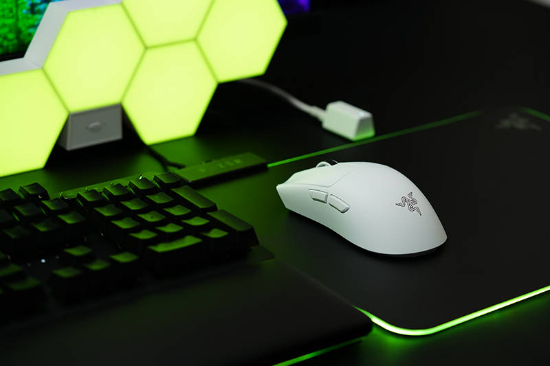 第一只35000dpi无线游戏鼠标!雷蛇毒蝰v3pro评测