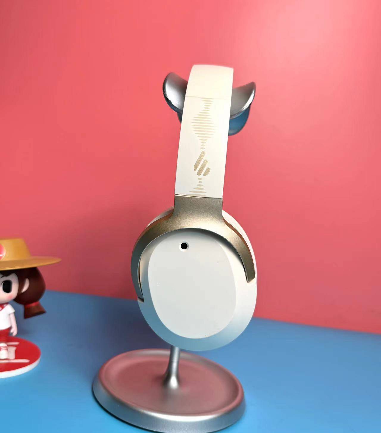 漫步者和qq音乐的联名款主动降噪耳机,确实震撼,我直接沦陷了