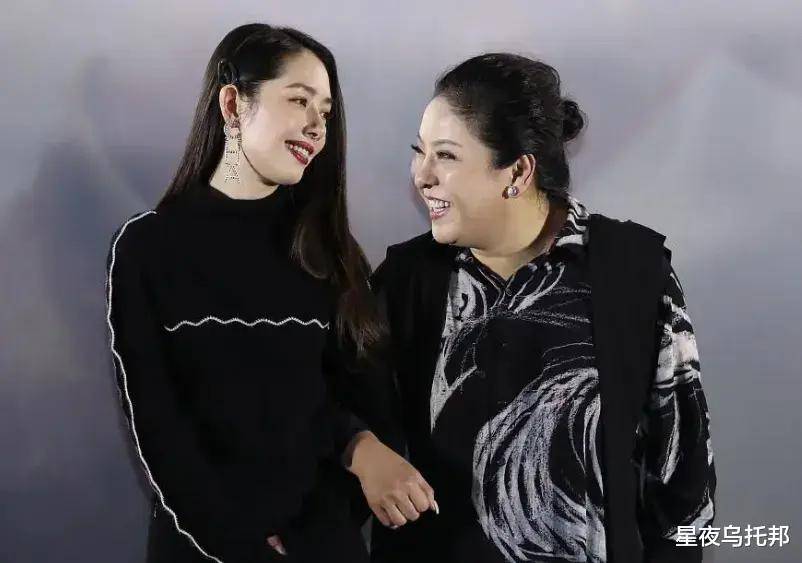 郭碧婷新歌假唱?网友吐槽像向太,向佐哽咽落泪.