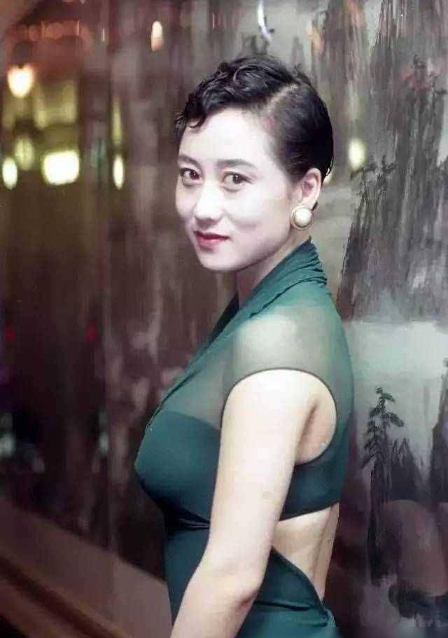 利智的腰臀之美的警示:警惕潜在的健康风险_挑战_故事_李连杰