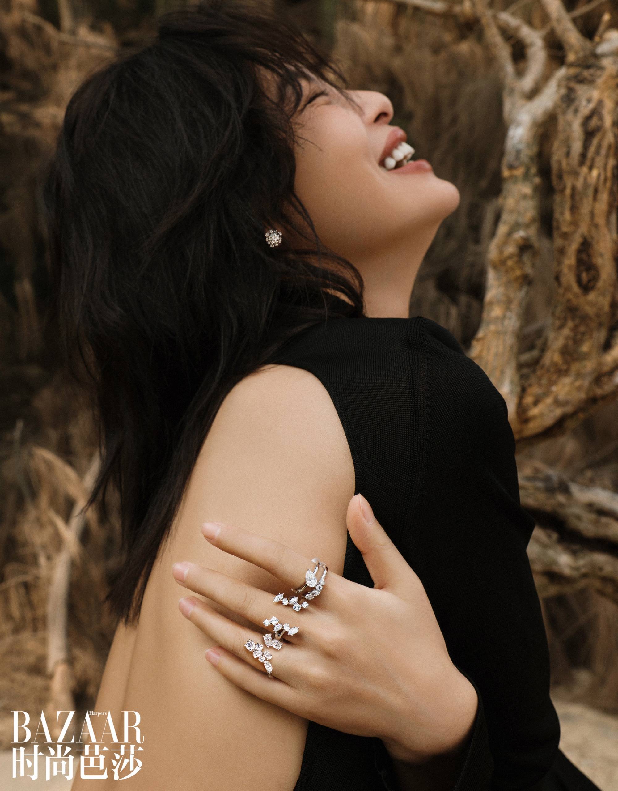 辛芷蕾雀斑妆登《时尚芭莎》五月刊,浪漫文艺爆棚!