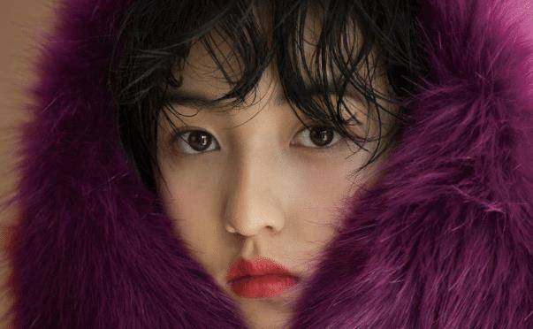 5岁就开始拍摄策划的张子枫,很有表演天赋,如今也很有名气