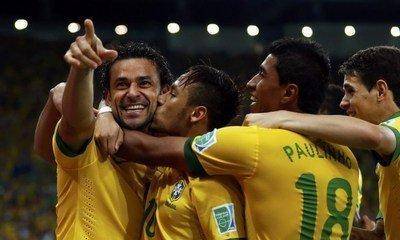 足球史上罕见的三连冠壮举:巴西联合会杯传奇