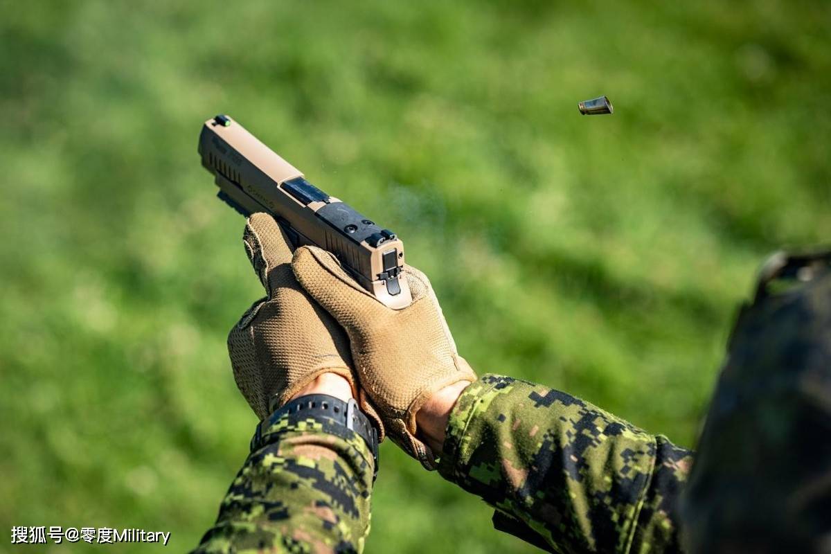 加拿大军队二战时期的勃朗宁手枪终于要退役了:服役至今已有80年