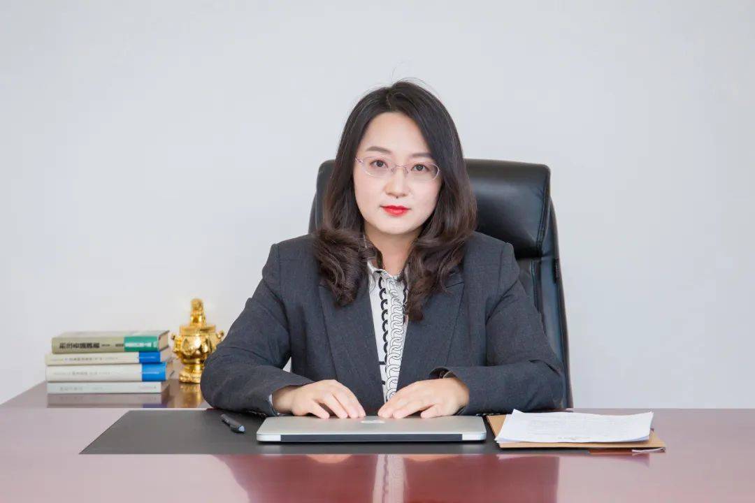 泓渲律所李巾参律师荣聘《第三调解室》特邀嘉宾律师丨李巾参律师
