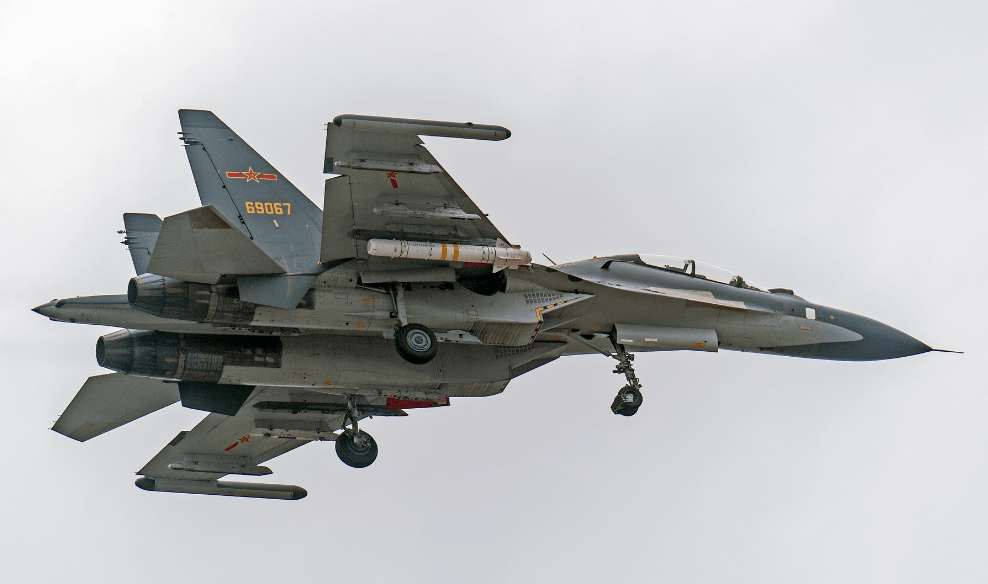 解放军歼16战机,已经超过了400架,到底需要多少架?