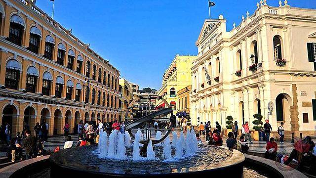 day2:大三巴牌坊>恋爱巷>疯堂斜巷>澳门回归贺礼陈列馆>巴黎人公园>