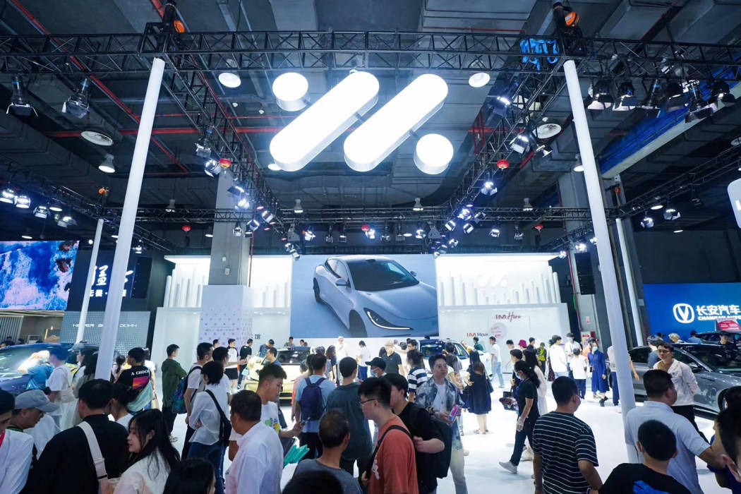 五一华南国际车展:智己l6"头部科技朋友圈"共襄"上汽十年磨一剑"