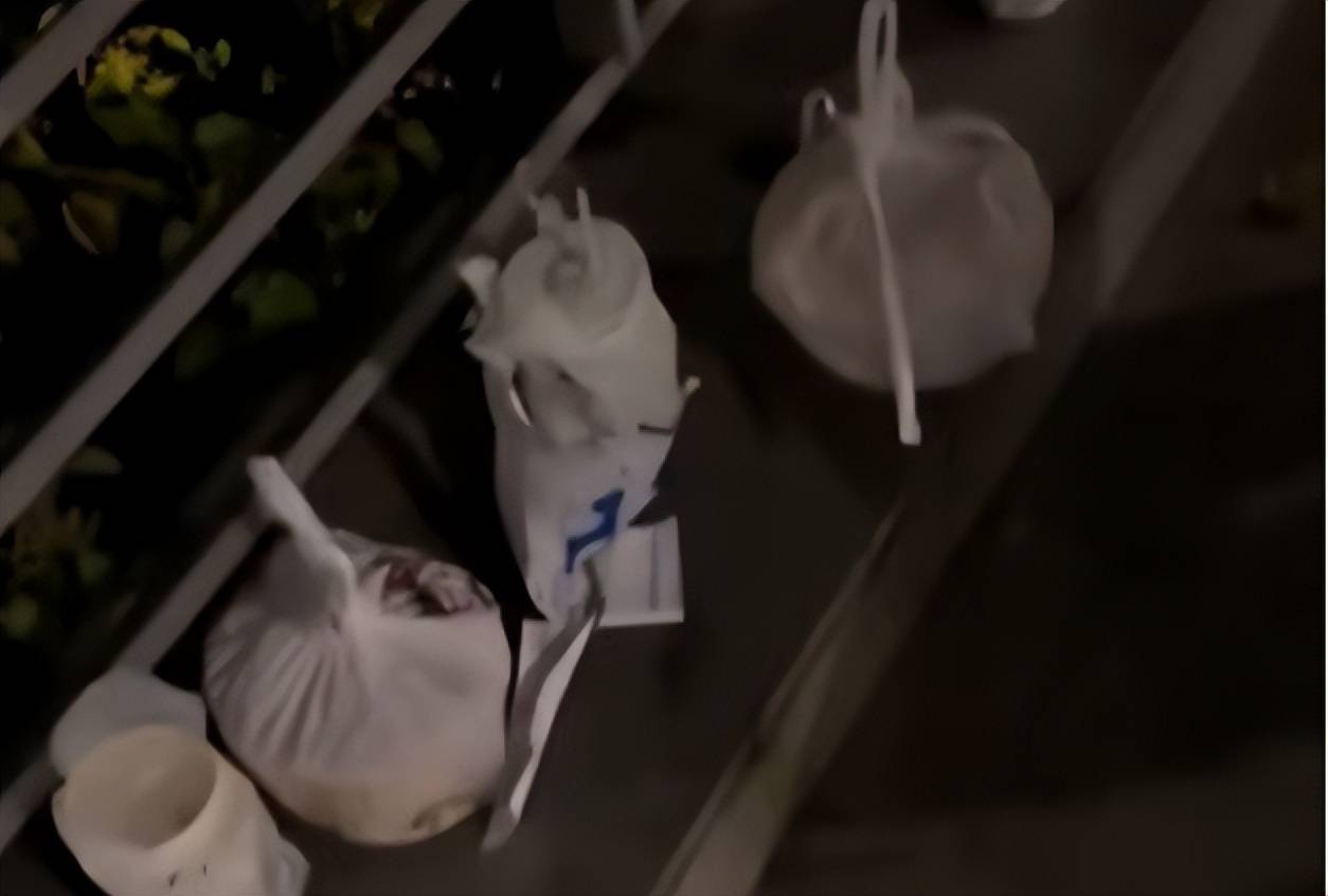 “网友点奶茶外卖变白水”后续，茶百道：涉事员工开除，门店解约