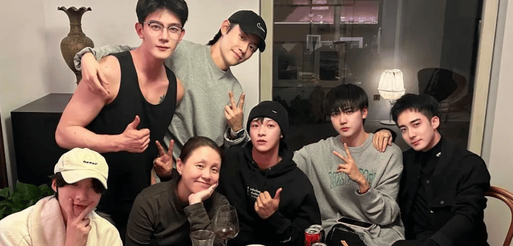 时代峰峻老板李飞暴瘦，TFboys和时代少年团粉丝虽骂他但希望健康