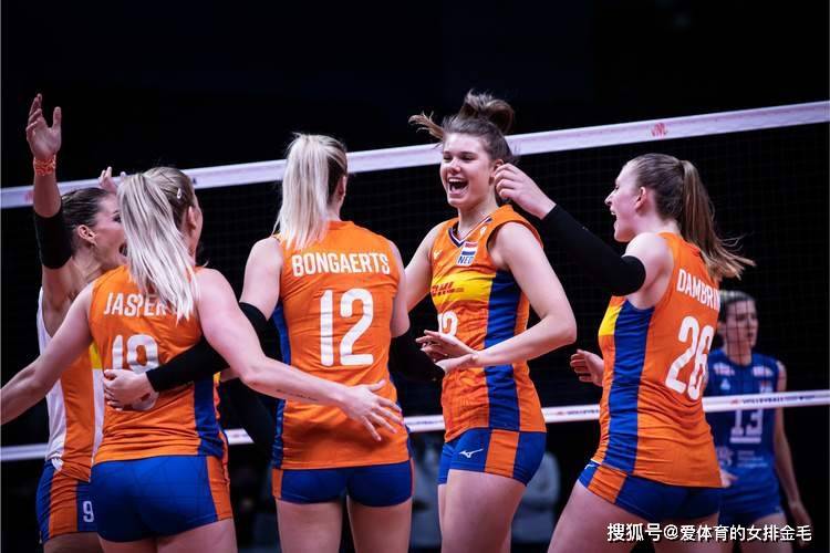 与主帅续约,边攻手老中青结合!荷兰女排全力以赴冲击奥运资格