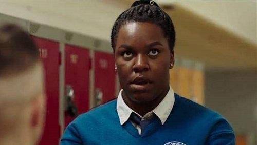 生活在赤道地区的黑人基本上肤色最深,我们常见的来自非洲的黑人,肤色