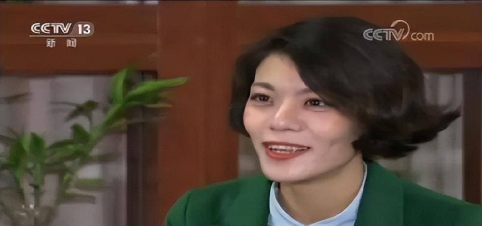 复旦美女教授陈果,从受人敬仰到跌落神坛,两字之错能被原谅吗?