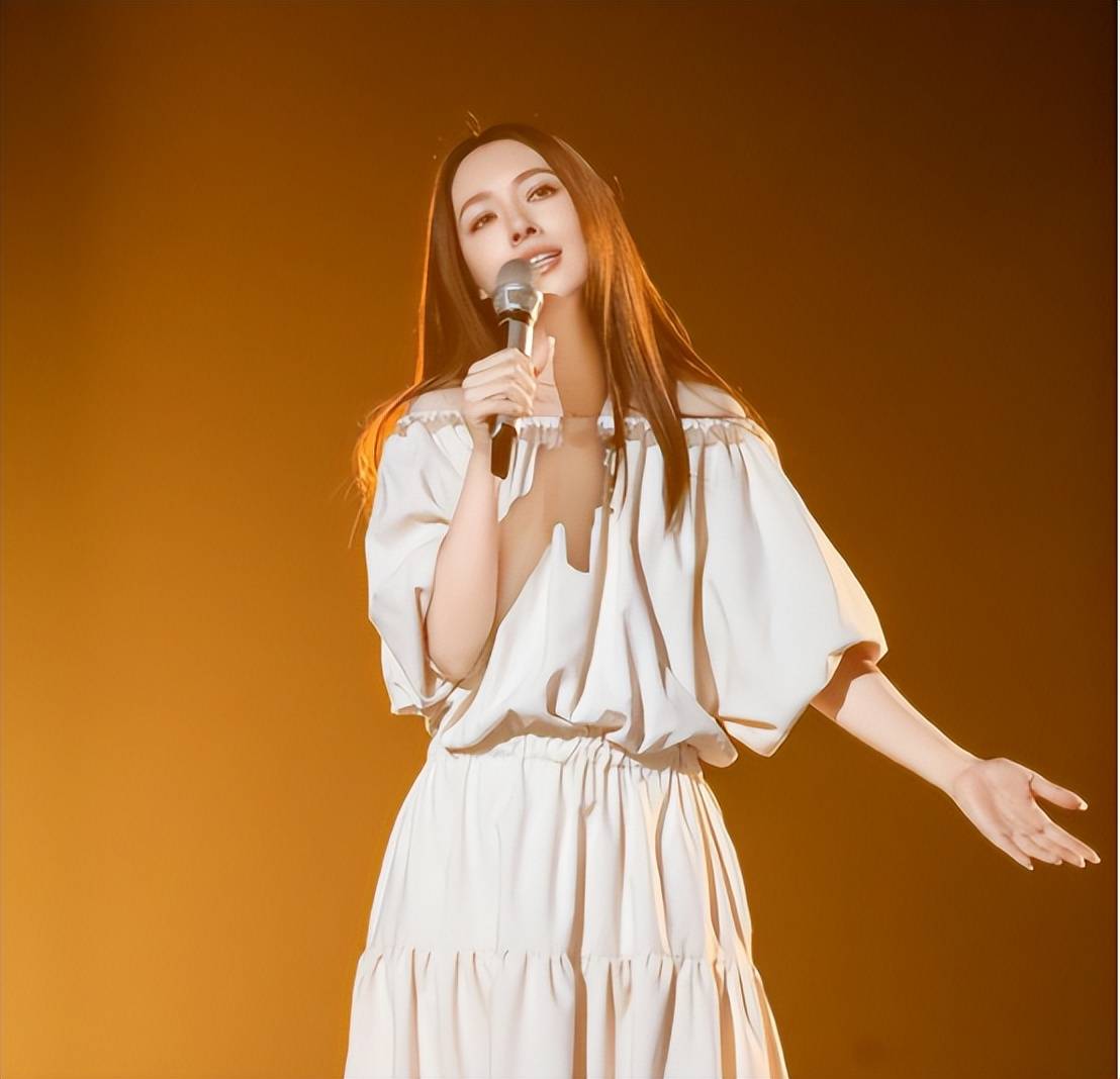 30岁给林心如当妈,凭"雪姨"一战成名,今53岁活的像30岁