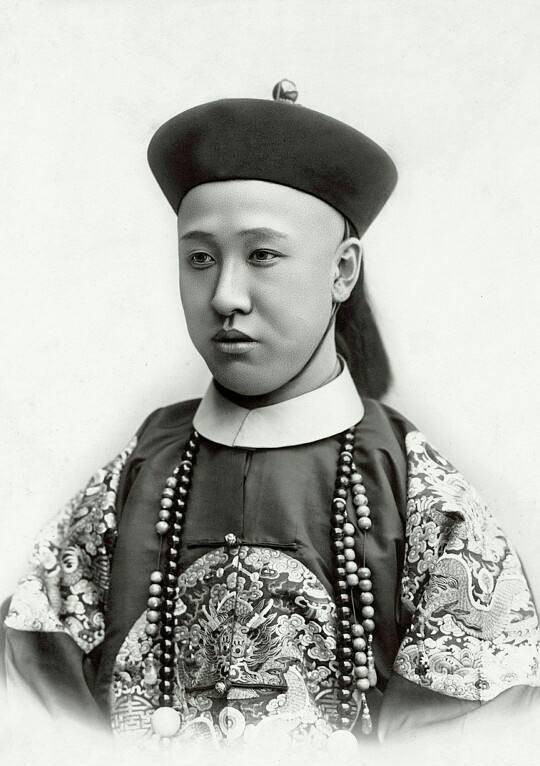 她是溥仪亲妹妹,清朝最后的格格,活到2004年,临终的话让人泪目