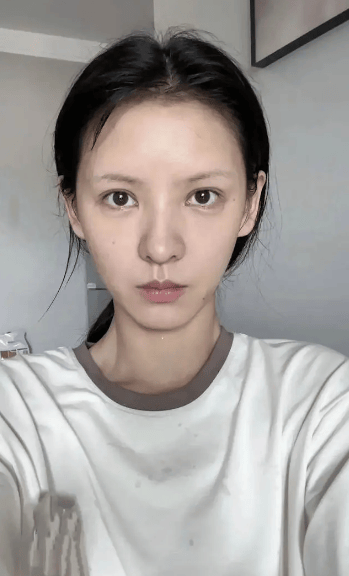 马伊琍:我卸妆了,刘涛:我也卸妆了,再看高圆圆:太真实了