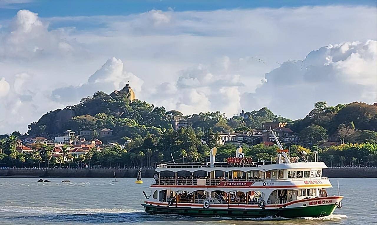 也从最初不看好这段跨国恋情,到最后喜欢上了这个淳朴善良的厦门小伙