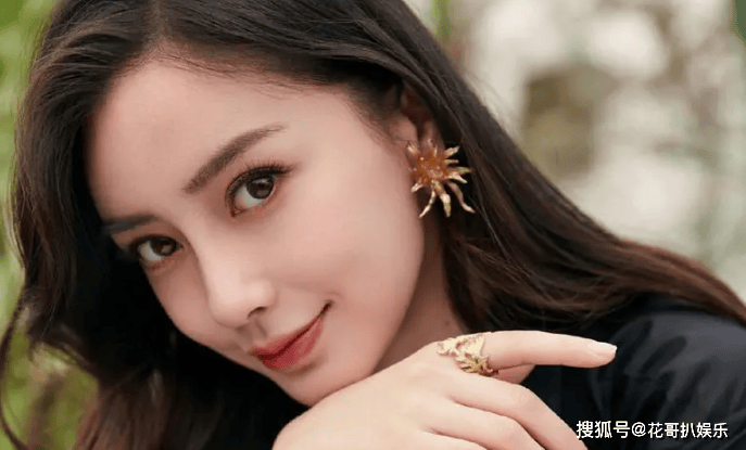 杨颖粉丝疑似挑衅叶珂,跑到她评论区"发癫"留言,叶珂有力回击