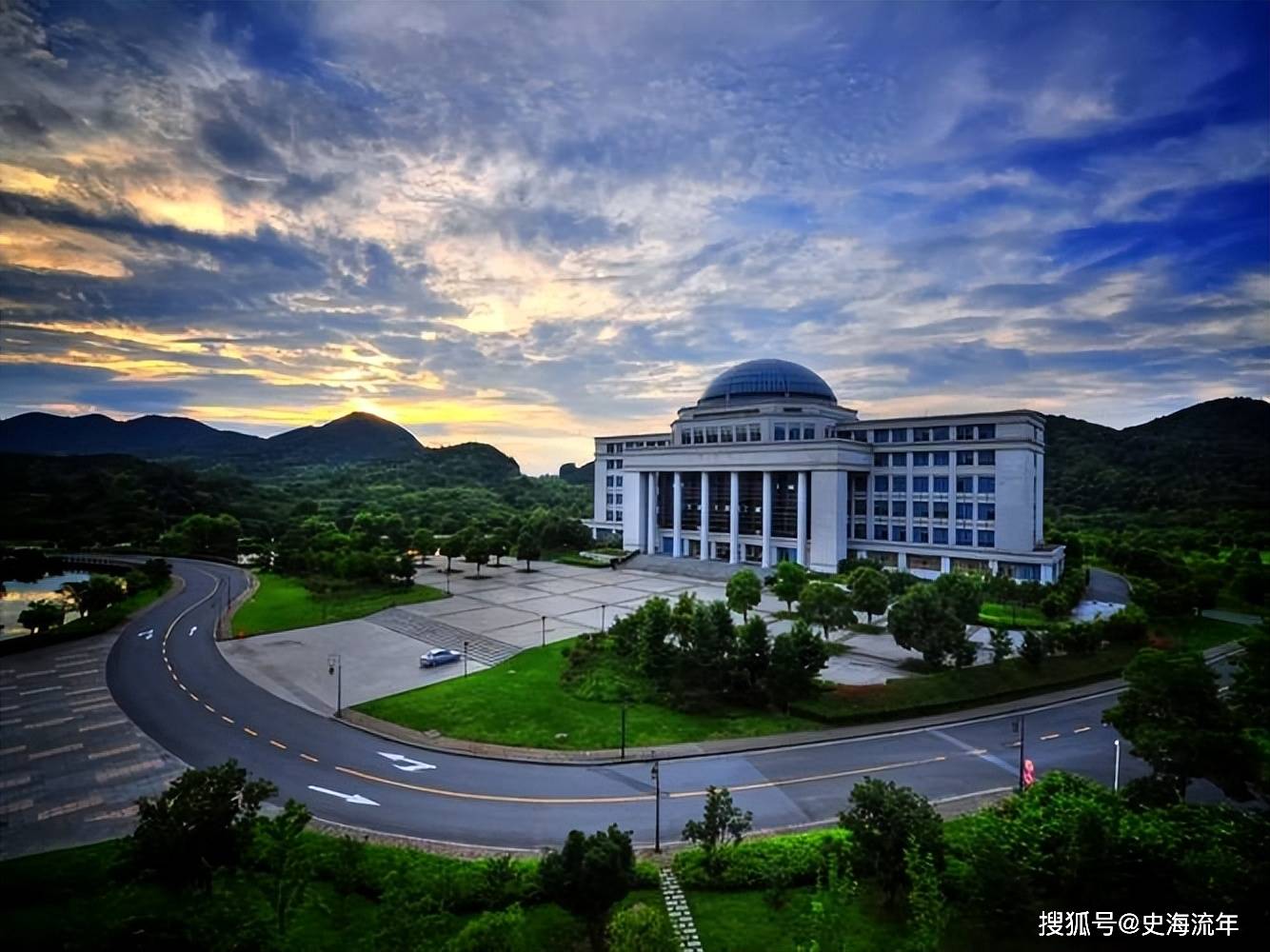 四榜最强"四非大学"排名,浙江4校上榜,网友:请用数据说明