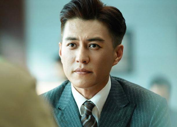 低调多年,靳东妻子原来是我们熟悉的女演员,难怪一直0绯闻