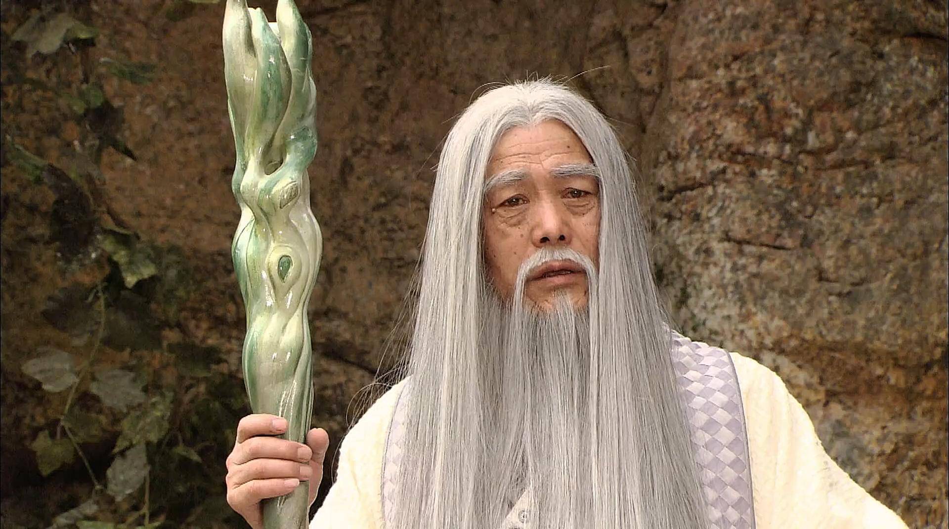 猪八戒看似对什么都不在乎,其实还是怀念过去,你看他的一个举动