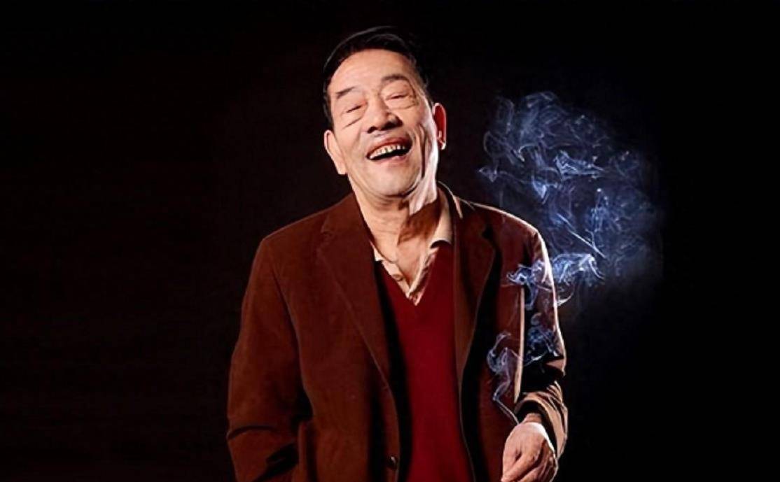 喝酒吃肉,抽华子,92岁的杨少华,在享福的路上一去不返