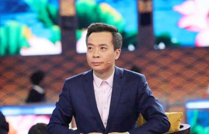 康震写诗已"翻车",郦波即兴创作一首七绝,水平如何