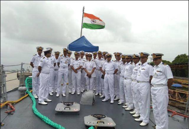 一声巨响敲响新年警钟?突然爆炸死亡3人,印度军舰为何总是出事