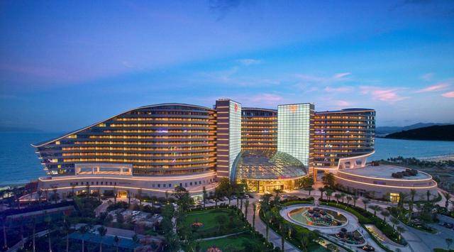 两年前浙江小伙欲轻生,民警冒险救人后,拿出手铐:跟我们走一趟