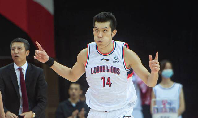 郭凯:31岁状元,合同到期,续约尴尬?_球员_广州_本赛季