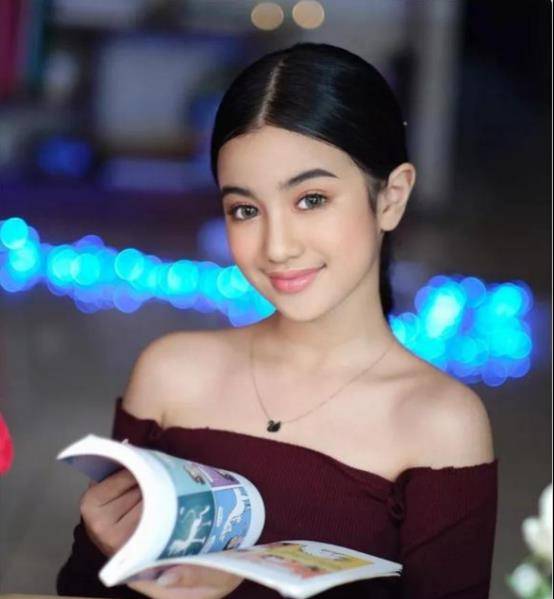 能提升知名度,还有钱赚,帕丽公主欣然地同意了.