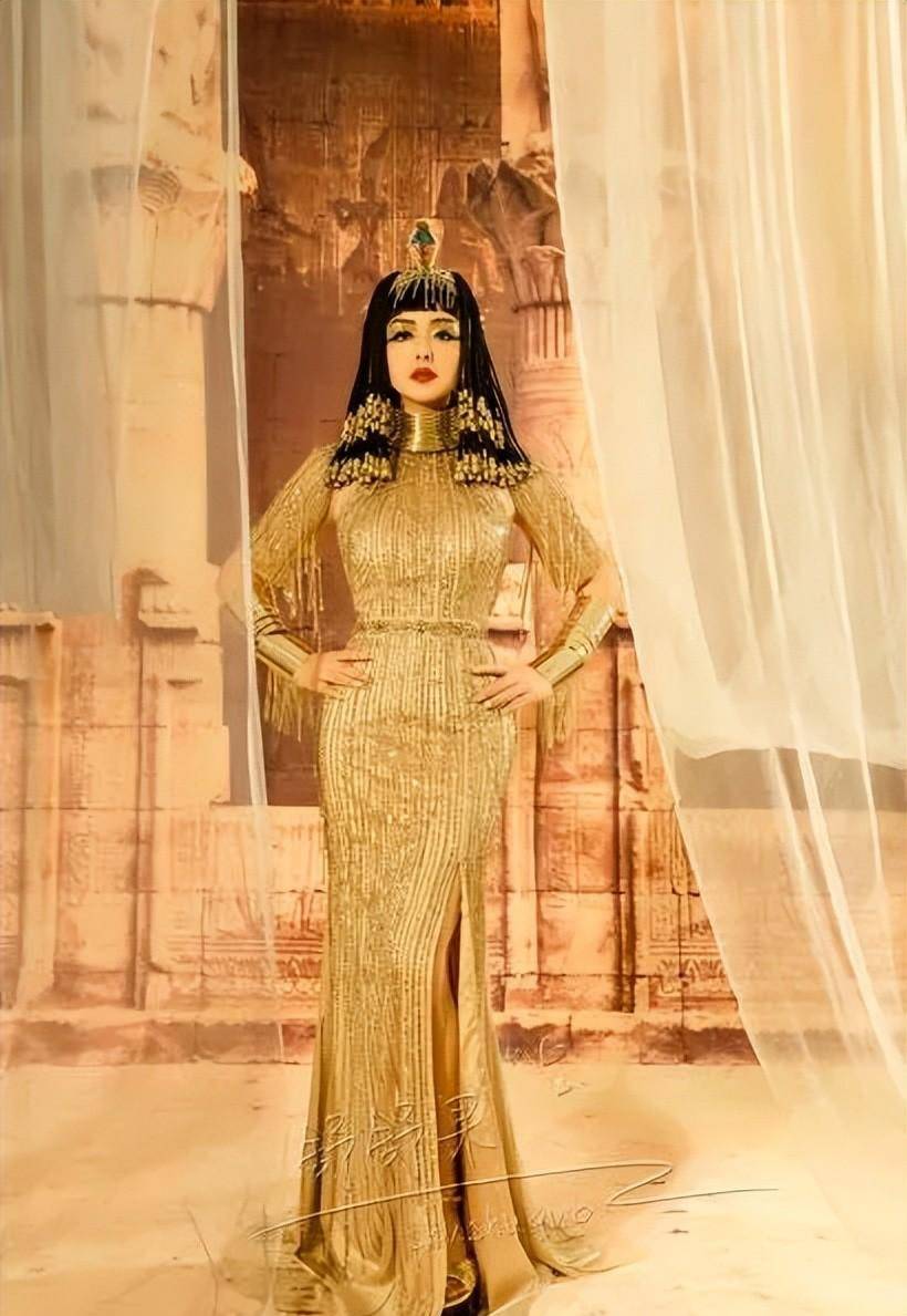 埃及女性的特色服装图片