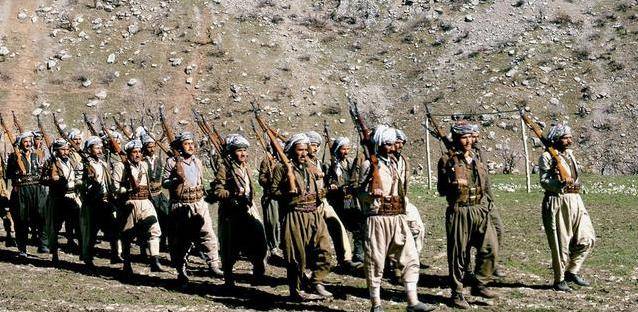 库尔德人自己也产生了分裂,亲美派和亲苏派水火不容,放弃独立的投降派