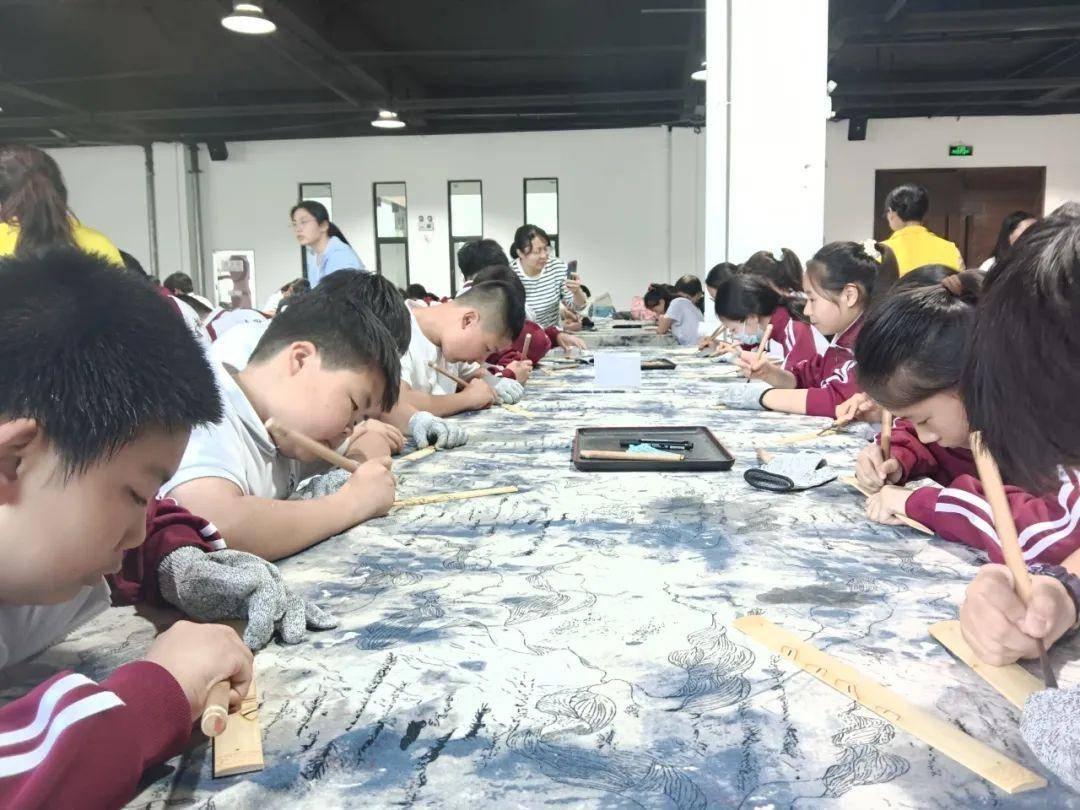 文房四宝非遗匠心 青山绿水古韵徽州——首师大附中育鸿学校七年级