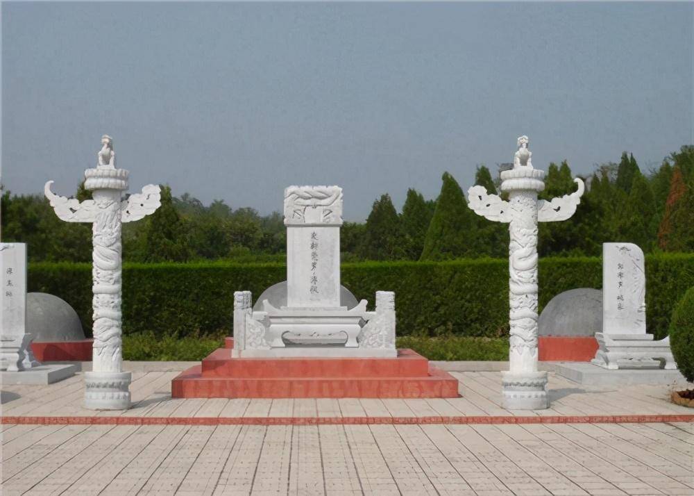 末代皇帝溥仪去世时,清朝已经灭亡55年,为何他还能被葬入皇陵?