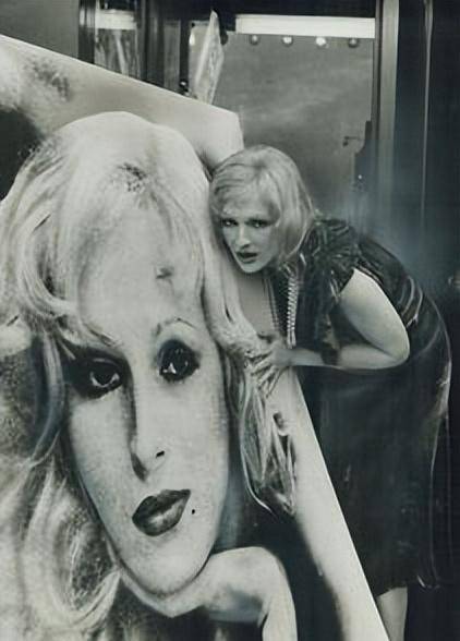 美国最红的"变装皇后":美到雌雄难辨,引领变装文化,29岁去世_坎迪